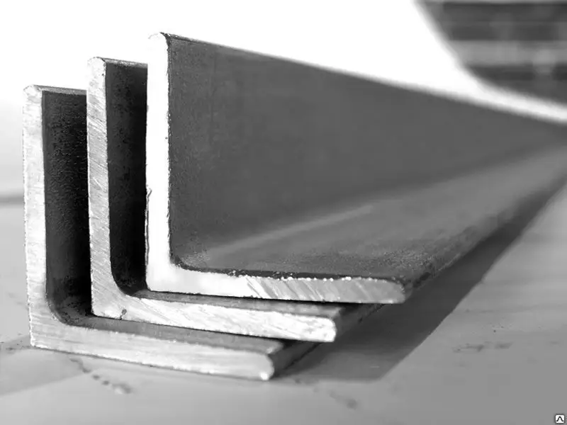 Уголок алюминиевый